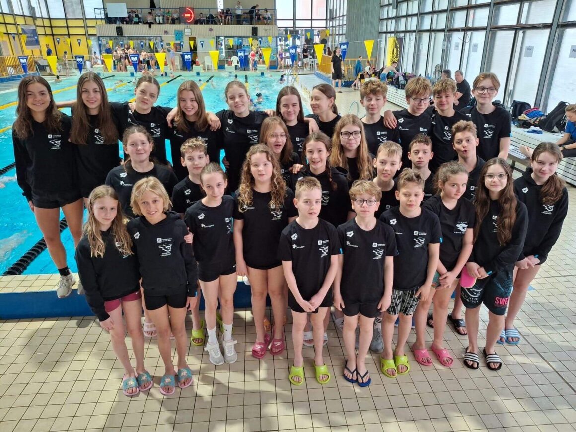 Dvacet jedna plavců Slavie se umístilo v první desítce na DroP Cupu